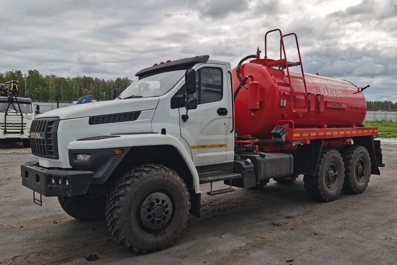 топливозаправщик урал