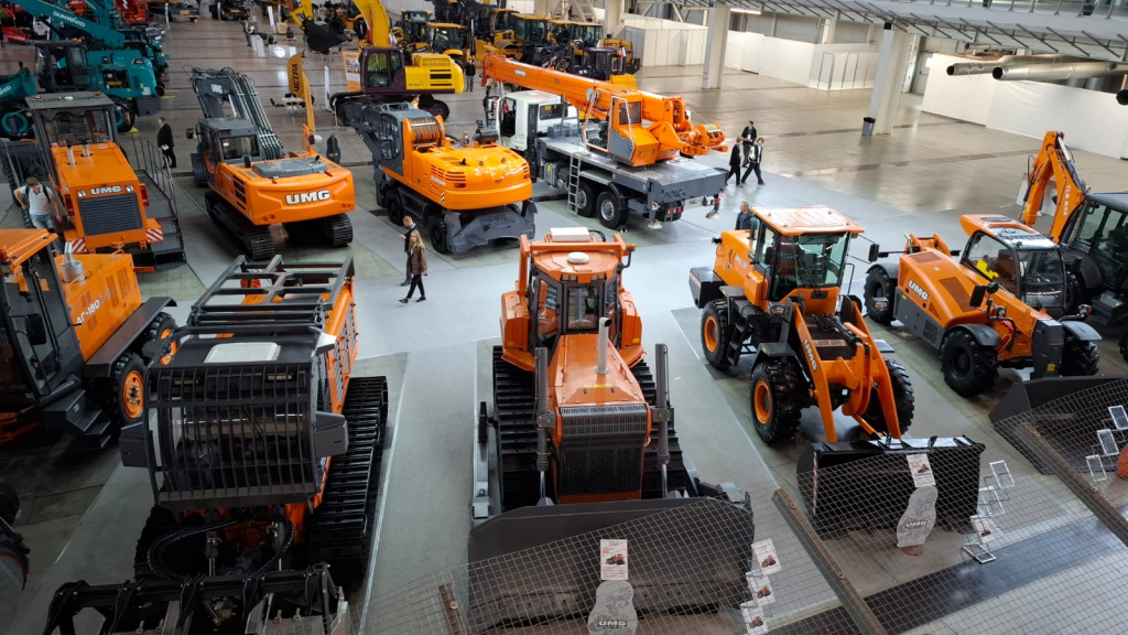 выставка «А8 МАШИНЫ РОССИИ»