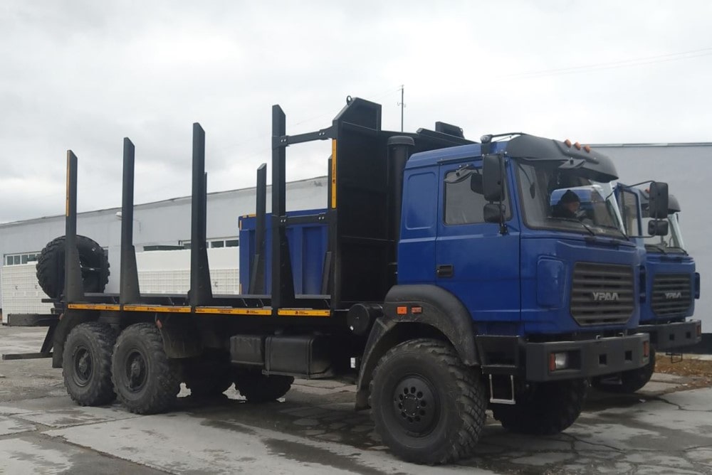 лесовоз урал