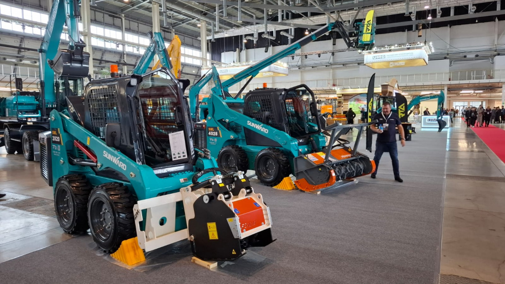 выставка «А8 МАШИНЫ РОССИИ»