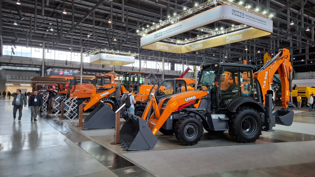 выставка «А8 МАШИНЫ РОССИИ»