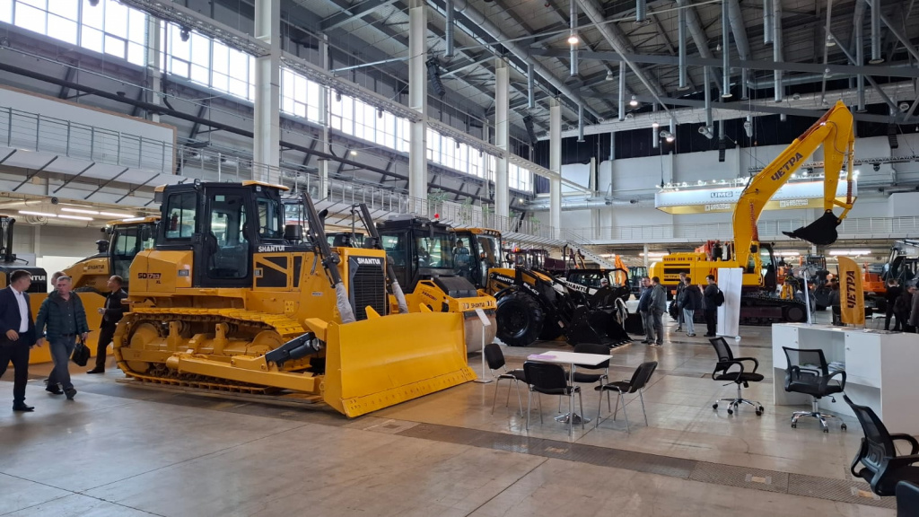 выставка «А8 МАШИНЫ РОССИИ»