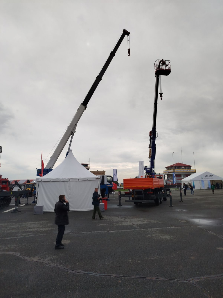 Выставка «СпецМашЭкспо»