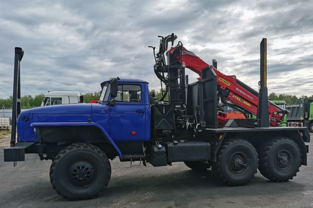 урал лесовоз с манипулятором